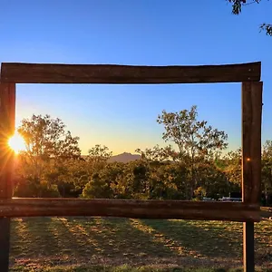 Holiday park Mt Larcom Tourist Park Mount Larcom
